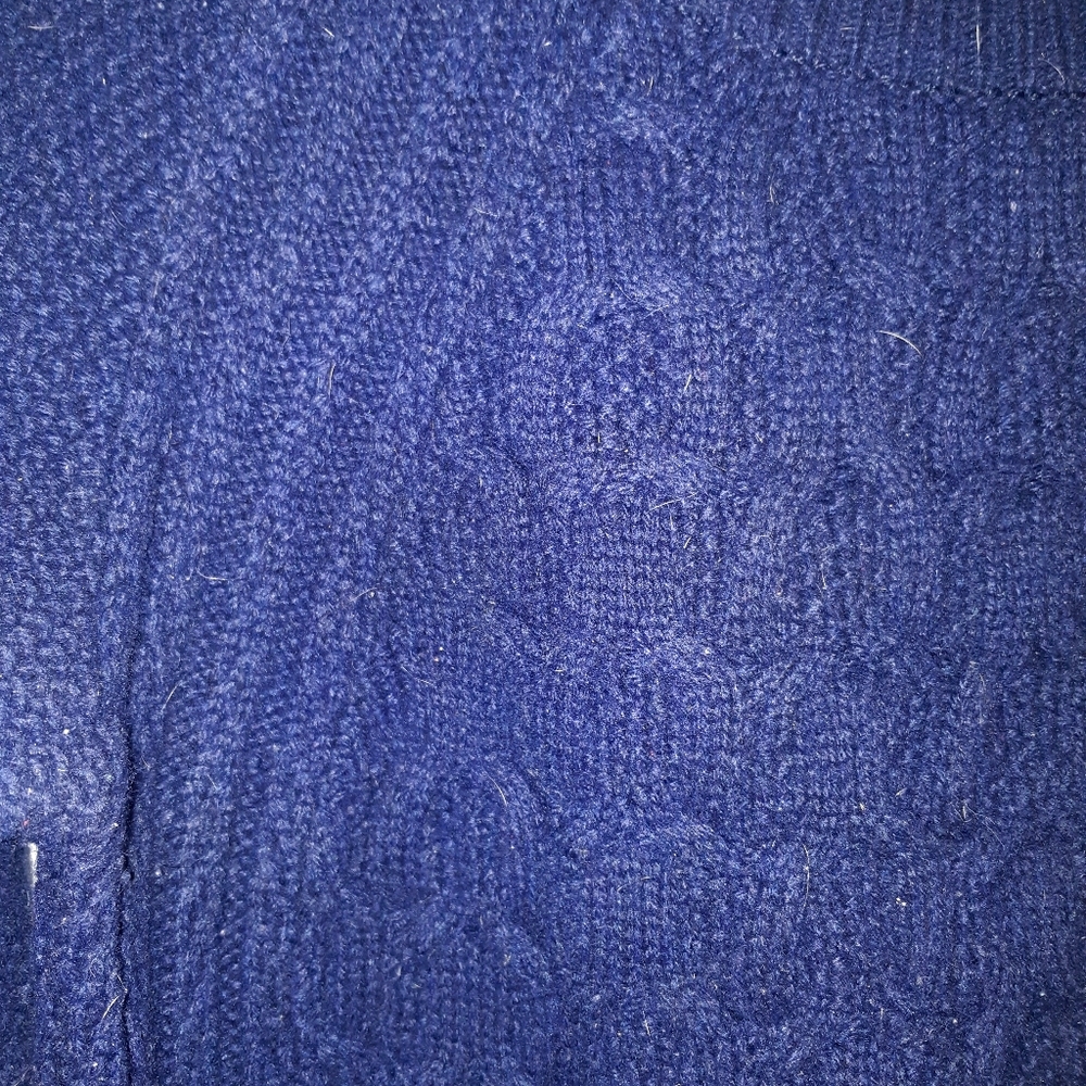 Cable knit sweater - Picture 2 of 4